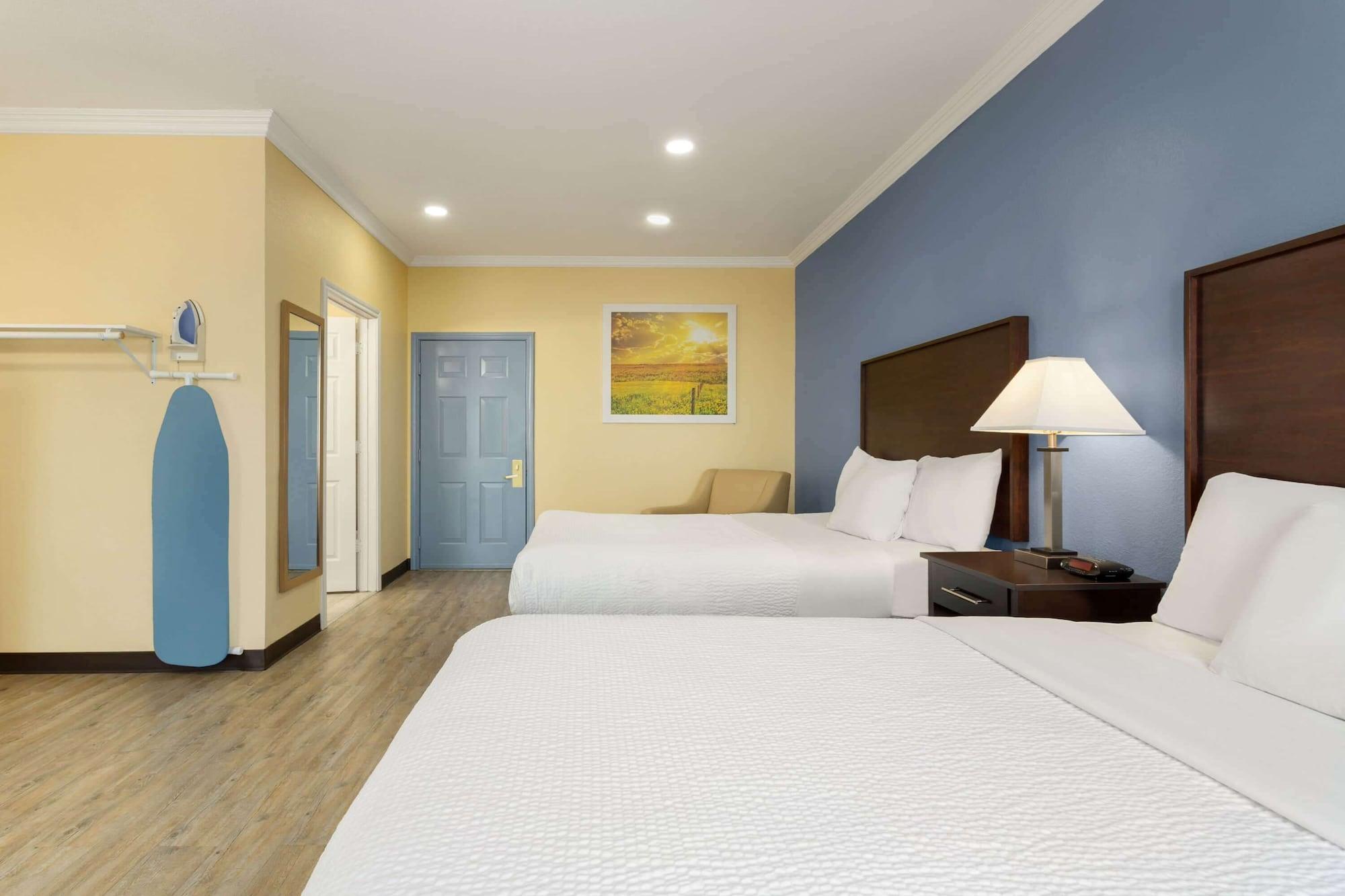 Days Inn & Suites By Wyndham Dfw Airport South-Euless Exteriör bild