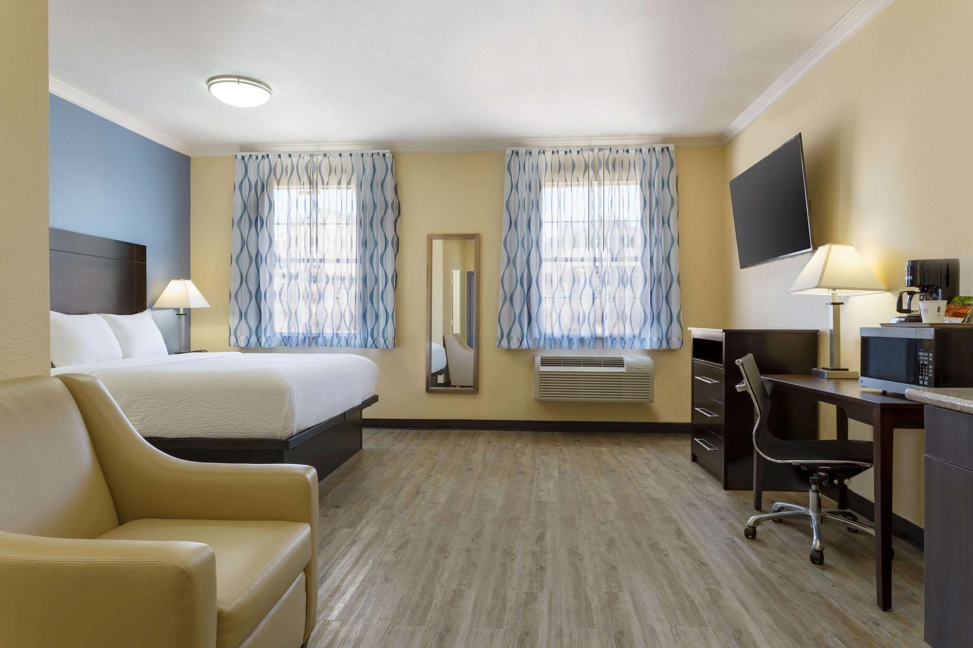 Days Inn & Suites By Wyndham Dfw Airport South-Euless Exteriör bild