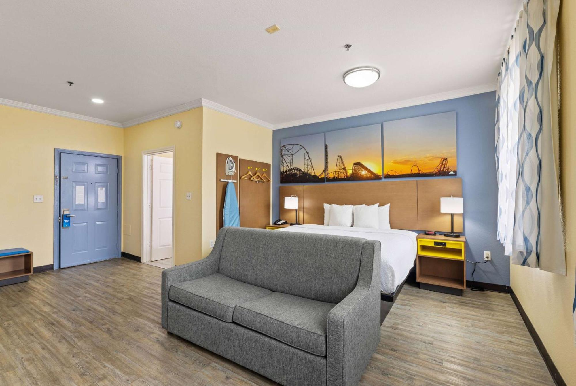 Days Inn & Suites By Wyndham Dfw Airport South-Euless Exteriör bild