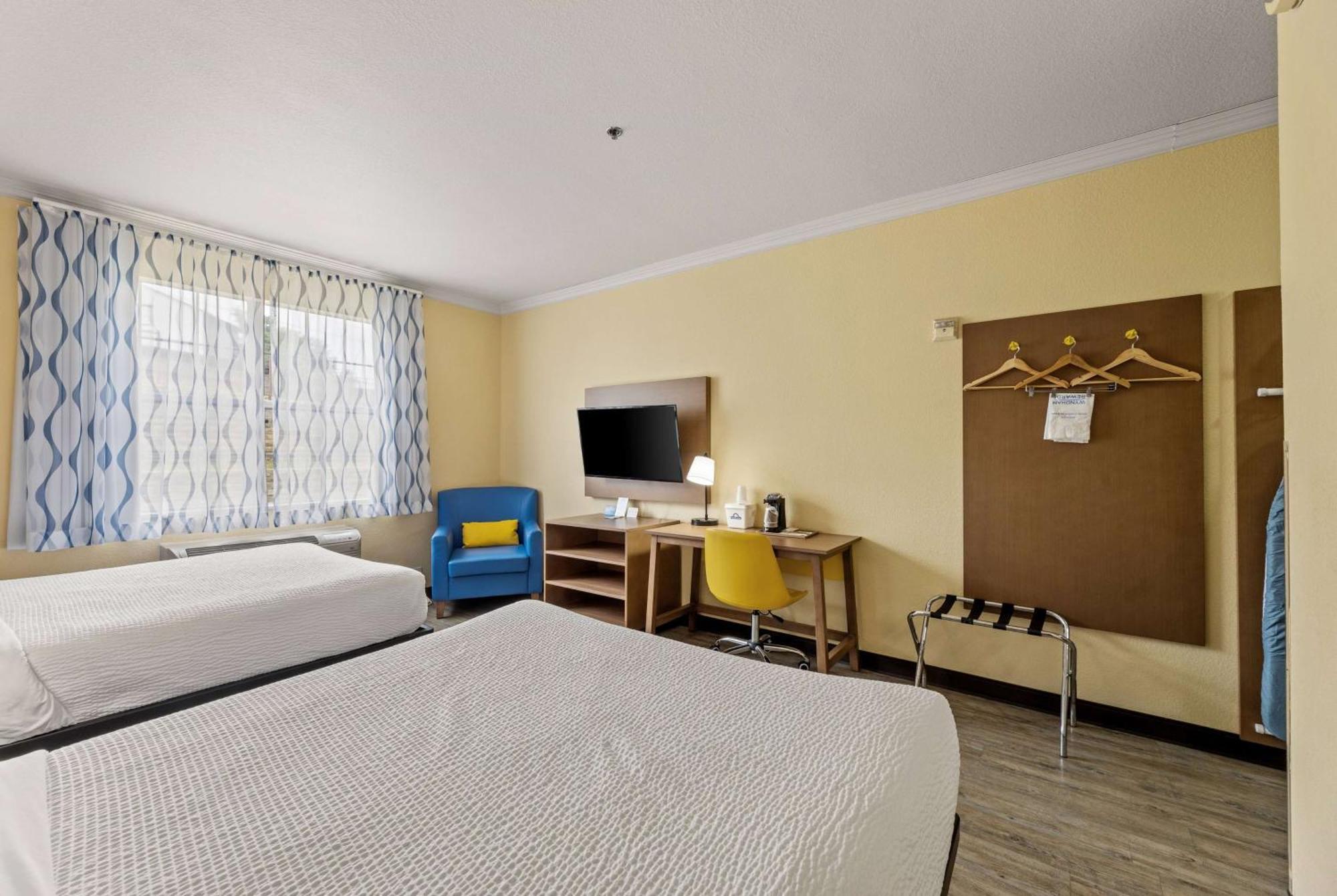 Days Inn & Suites By Wyndham Dfw Airport South-Euless Exteriör bild