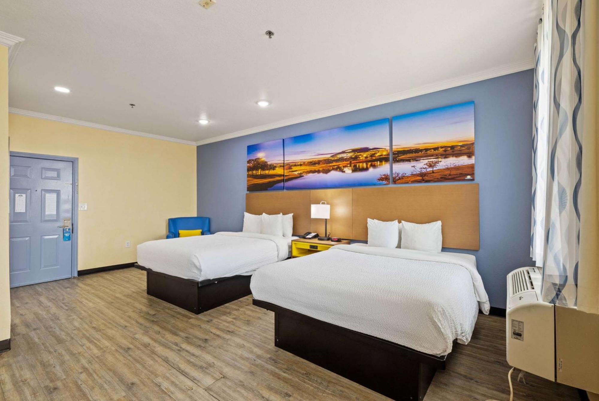 Days Inn & Suites By Wyndham Dfw Airport South-Euless Exteriör bild