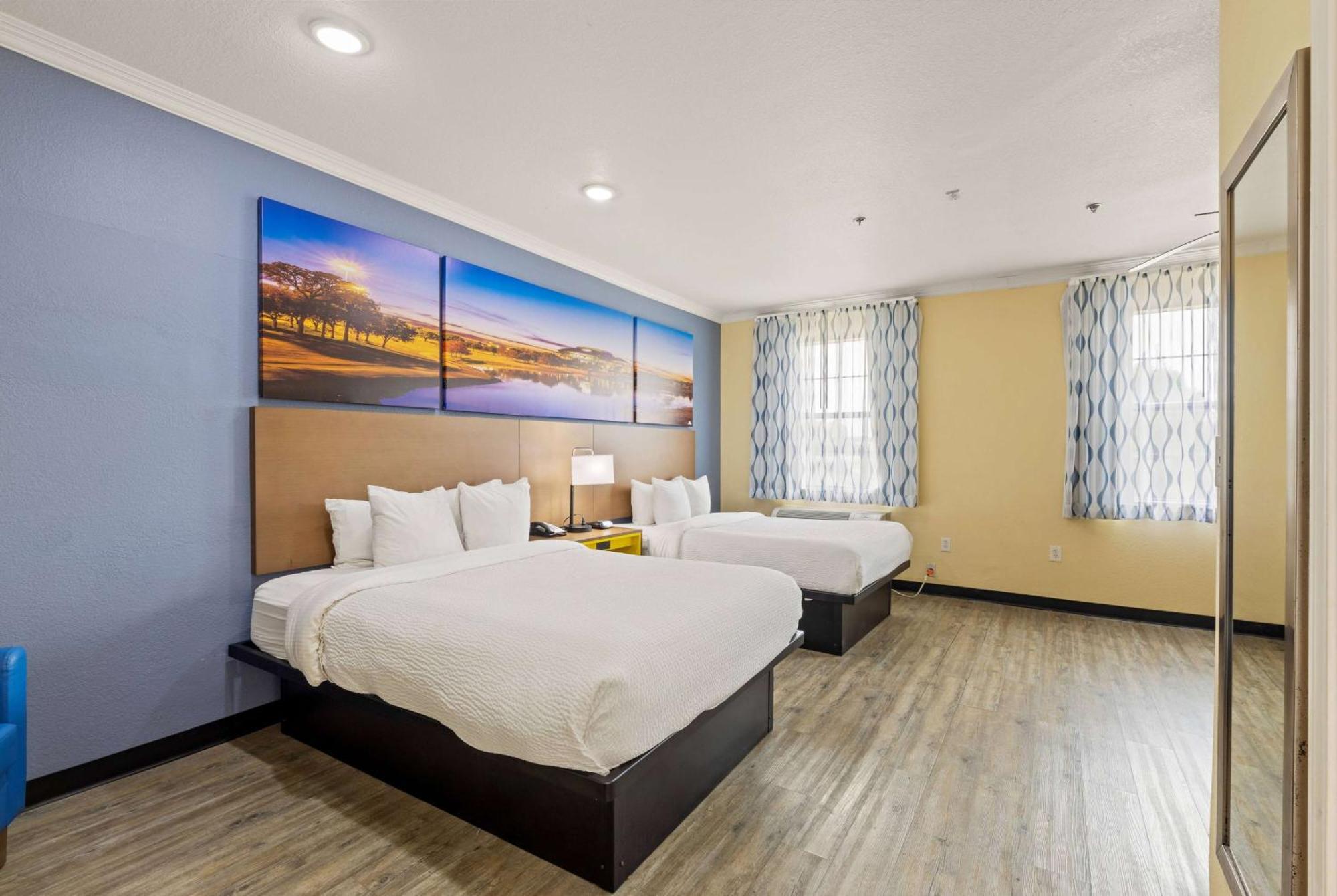Days Inn & Suites By Wyndham Dfw Airport South-Euless Exteriör bild