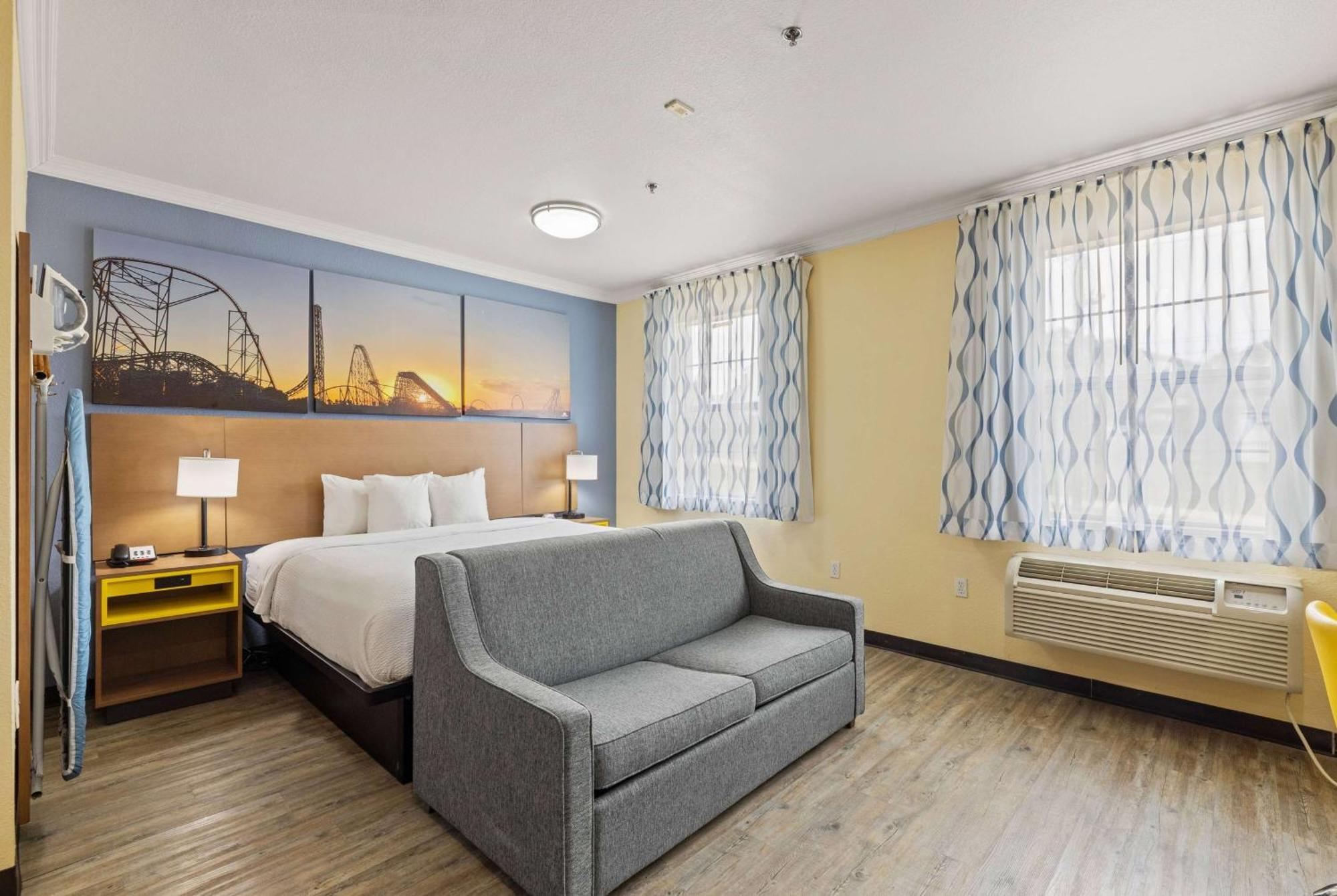 Days Inn & Suites By Wyndham Dfw Airport South-Euless Exteriör bild