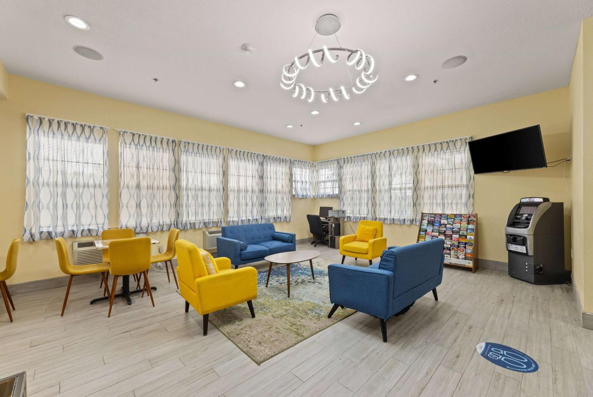 Days Inn & Suites By Wyndham Dfw Airport South-Euless Exteriör bild