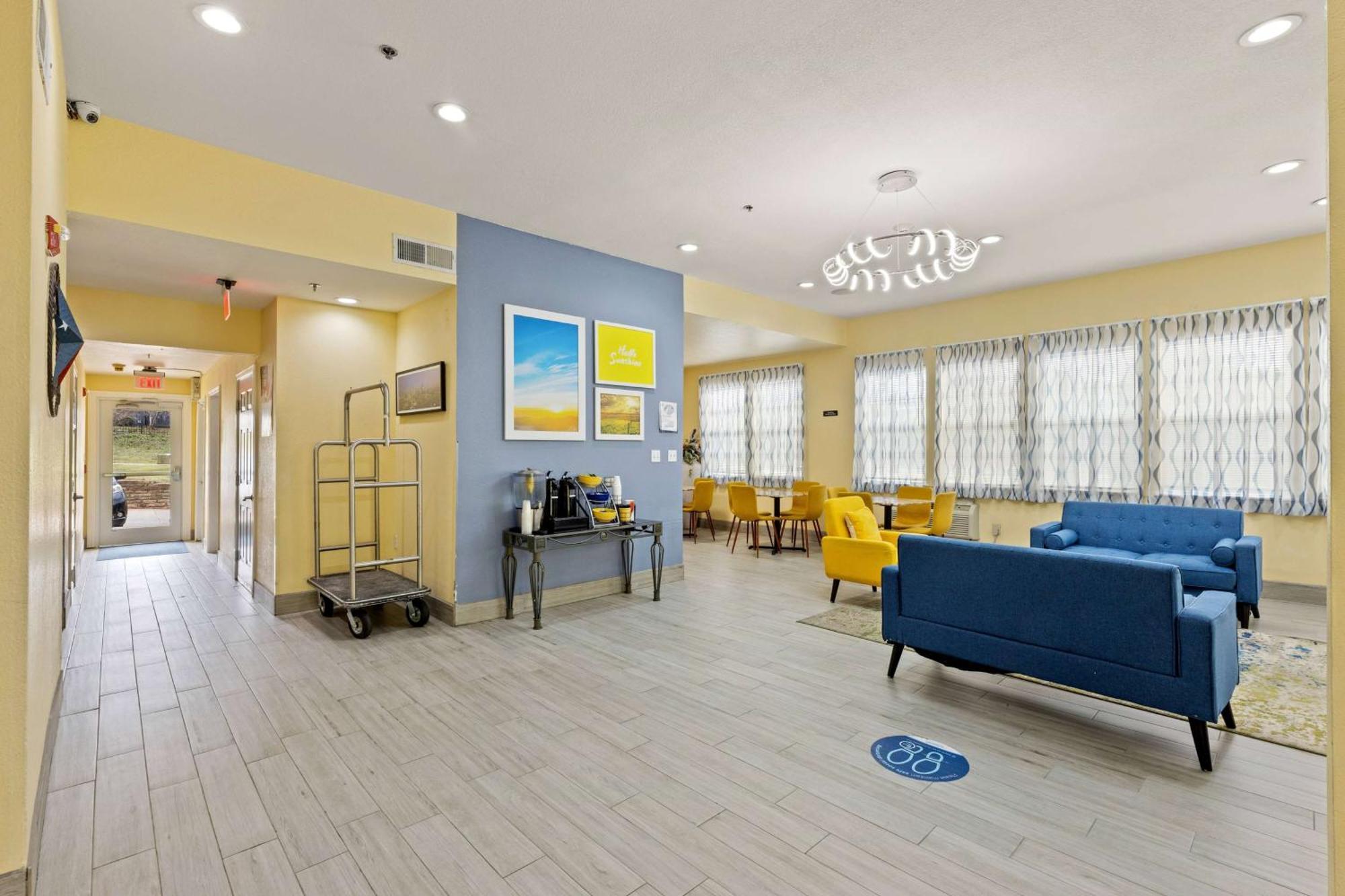 Days Inn & Suites By Wyndham Dfw Airport South-Euless Exteriör bild
