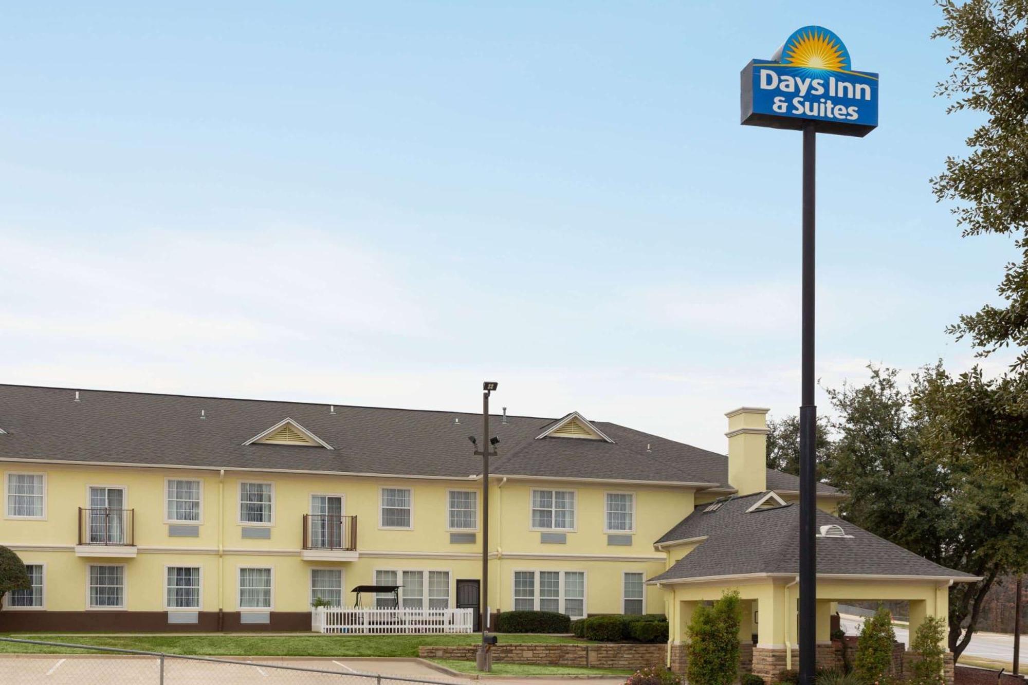 Days Inn & Suites By Wyndham Dfw Airport South-Euless Exteriör bild
